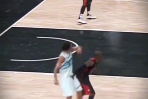 斯科拉四号位的身材，和科比卡起位来居然这么费劲啊！